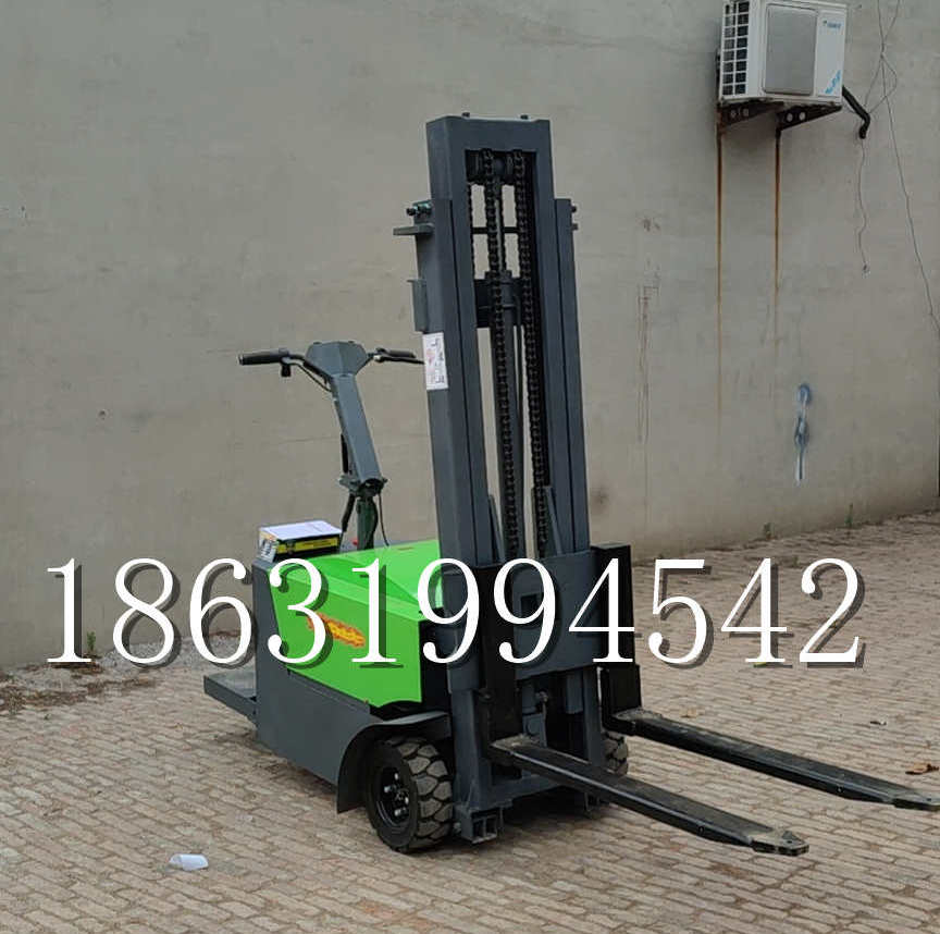 美兰区优程全电动叉车插腿式堆高车液压装卸车1.5吨升高小型站驾式铲车